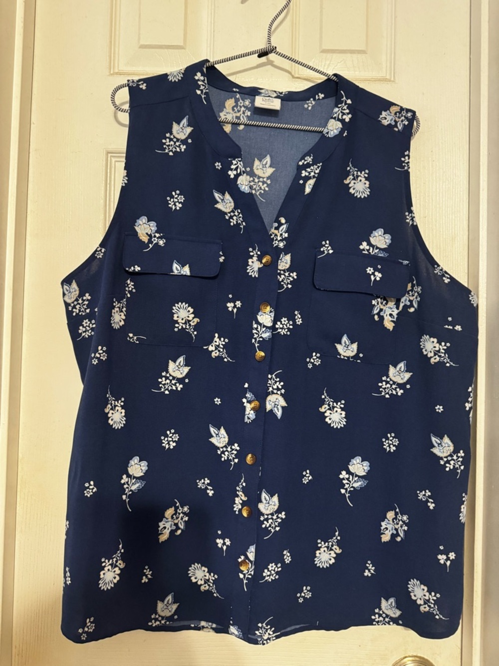 LC Lauren Conrad Navy Blue Floral Button-Front Sleeveless Camisole